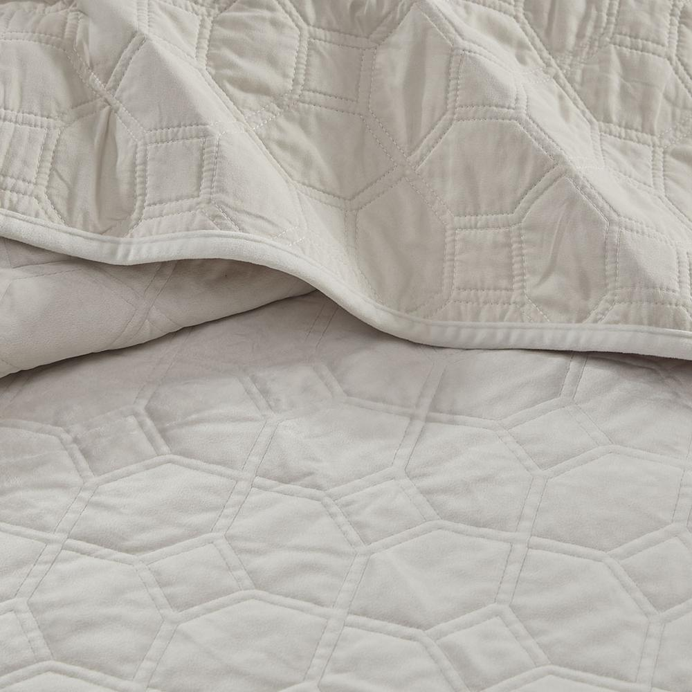 Start2Finish Harper 3-piece velvet quilt set in ivory, featuring soft, luxurious fabric and elegant bedding design.