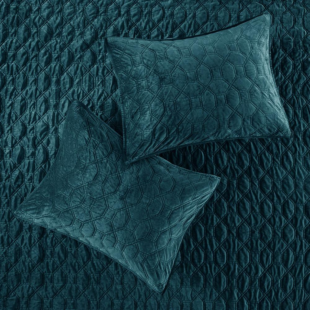 Start2Finish Harper 3-piece velvet quilt set in teal, featuring a soft textured fabric and coordinating pillow shams