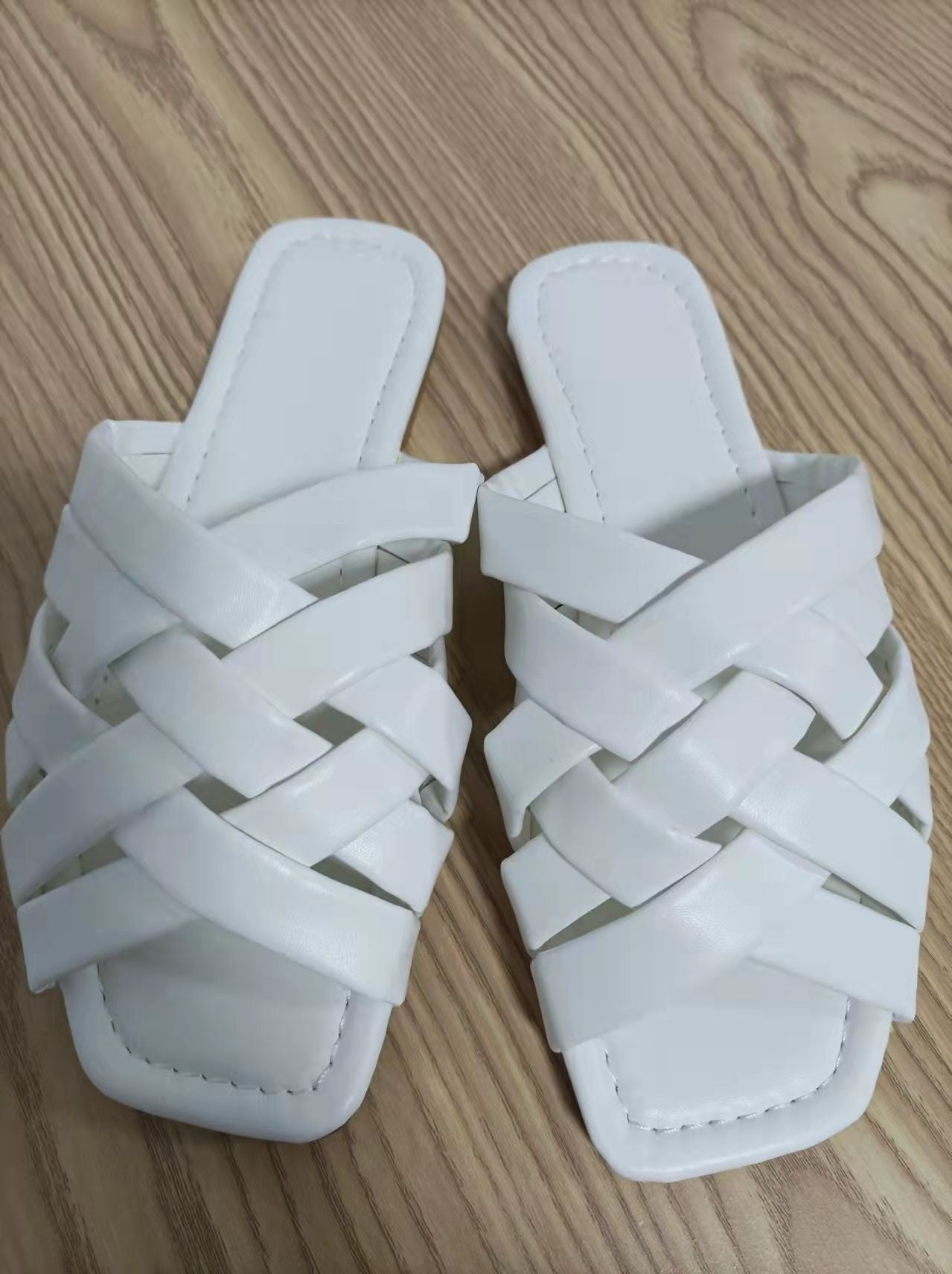 Coffee Jasper summer leather flat beach slides for women, casual outdoor slippers with open-toe design and comfortable flat soles.
