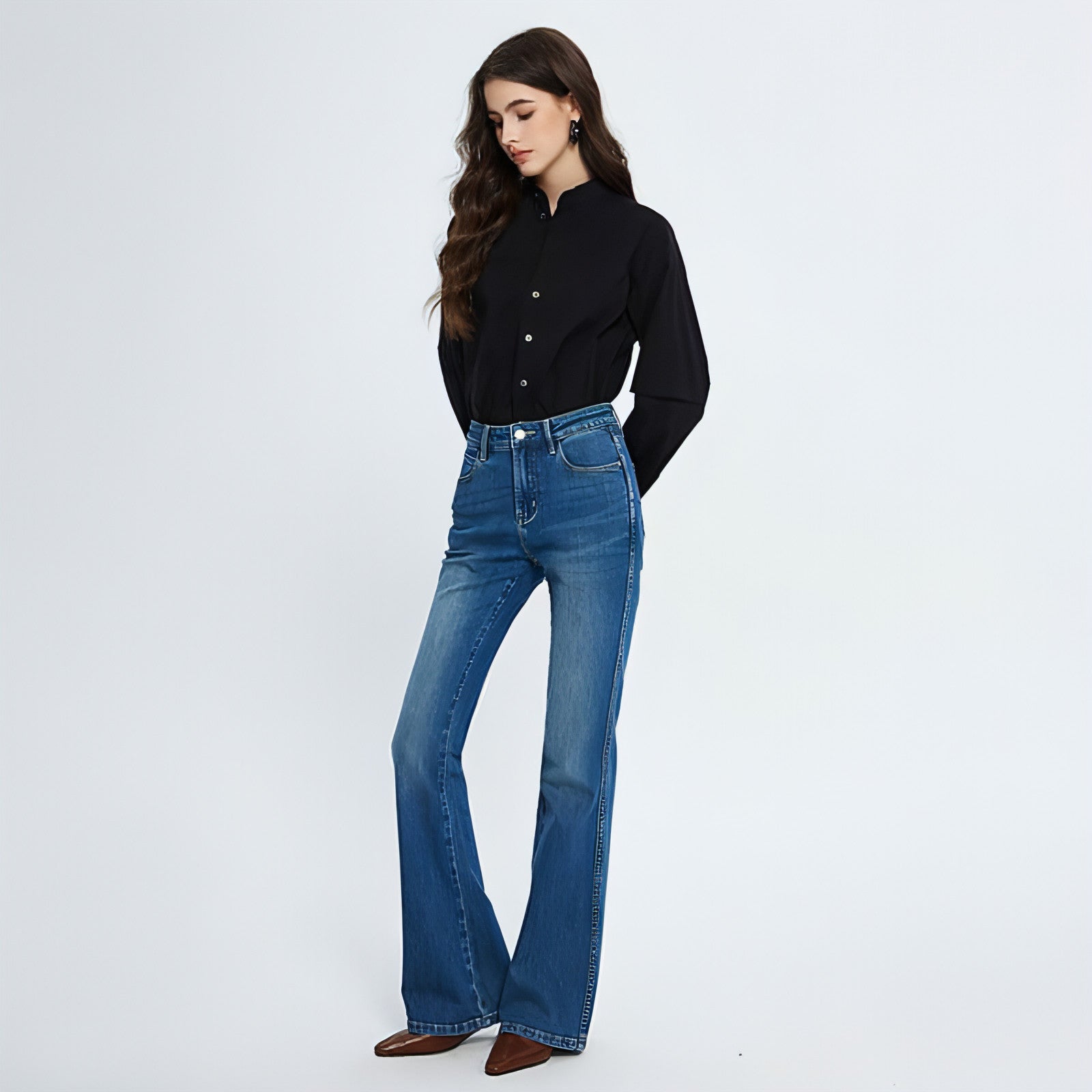 Carmine Juneberry fashionable stretch skinny jeans for women, fitted denim with a sleek silhouette and classic blue wash.