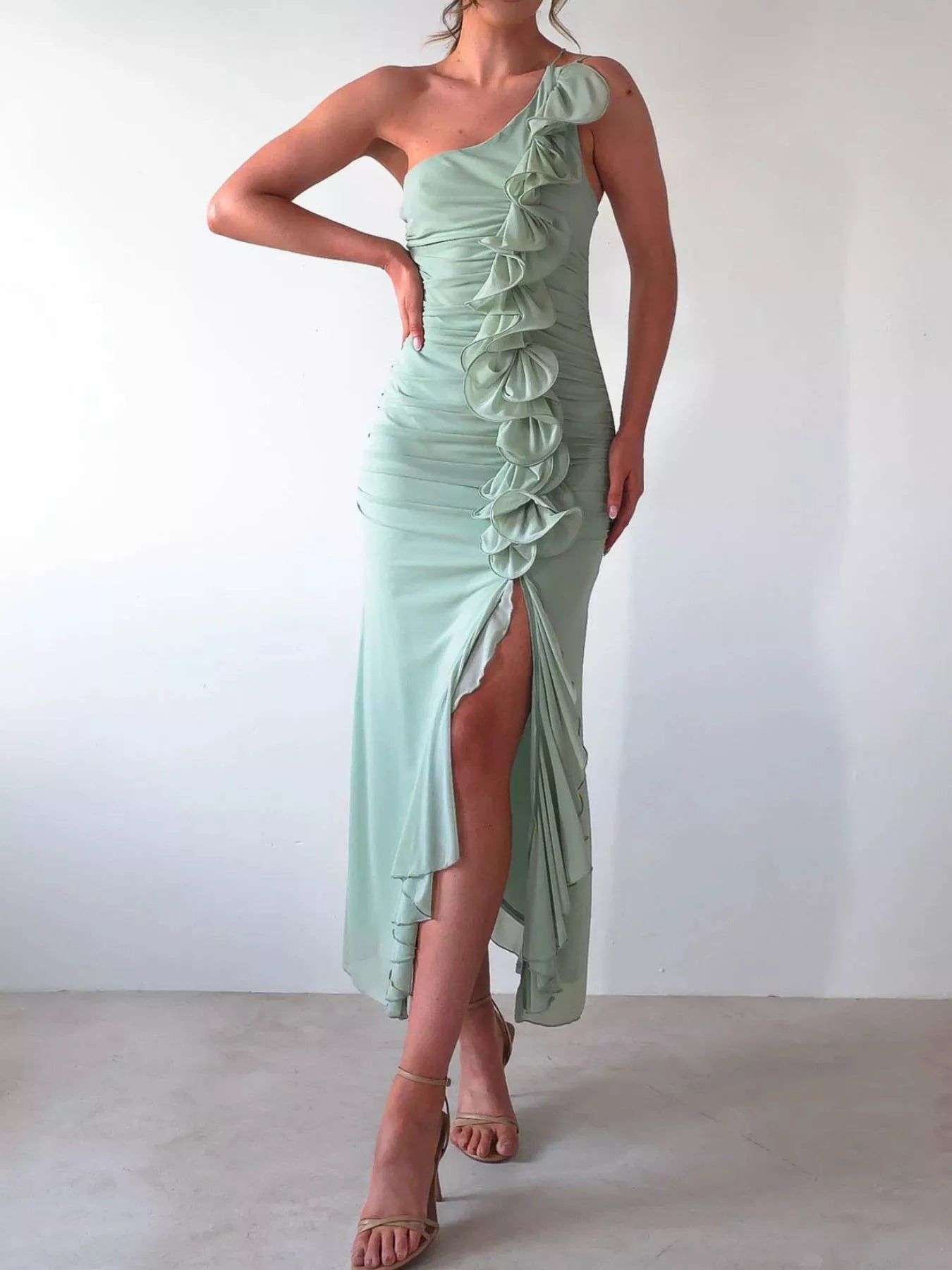 Stylish One-Shoulder Ruffle : Slit Dress
