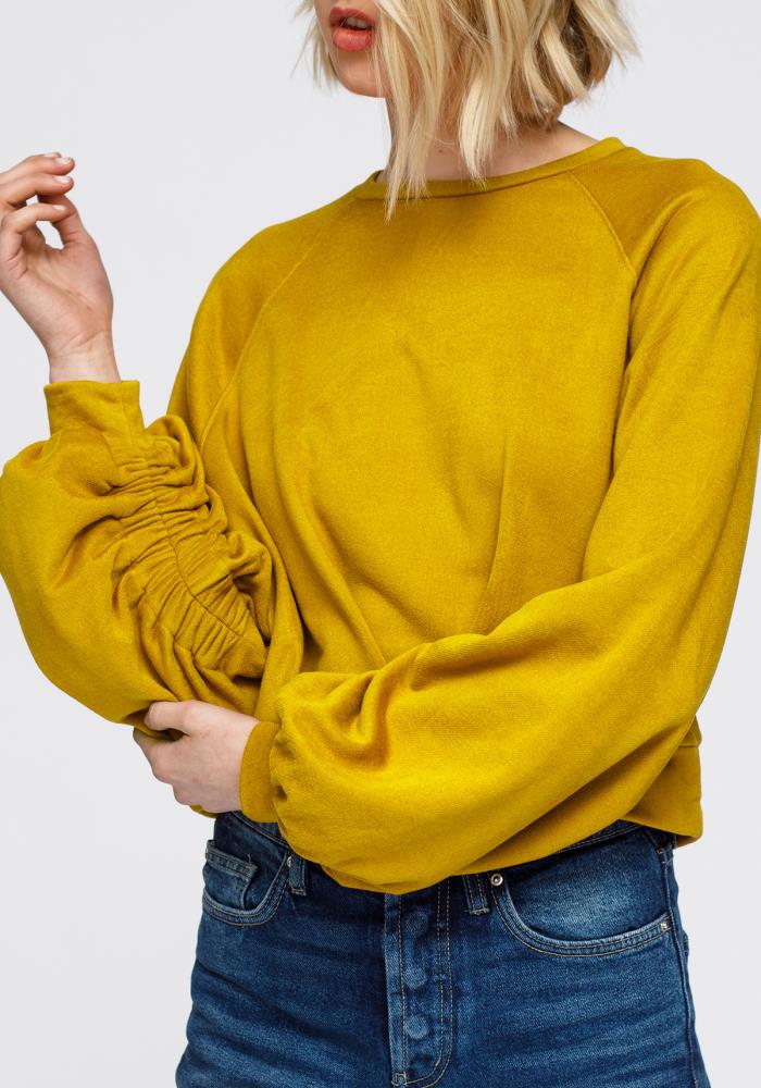 Elegant blouse and extras