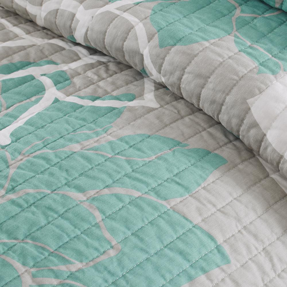 Start2Finish 6-piece printed cotton quilt set with matching throw pillows, featuring colorful floral and geometric patterns.