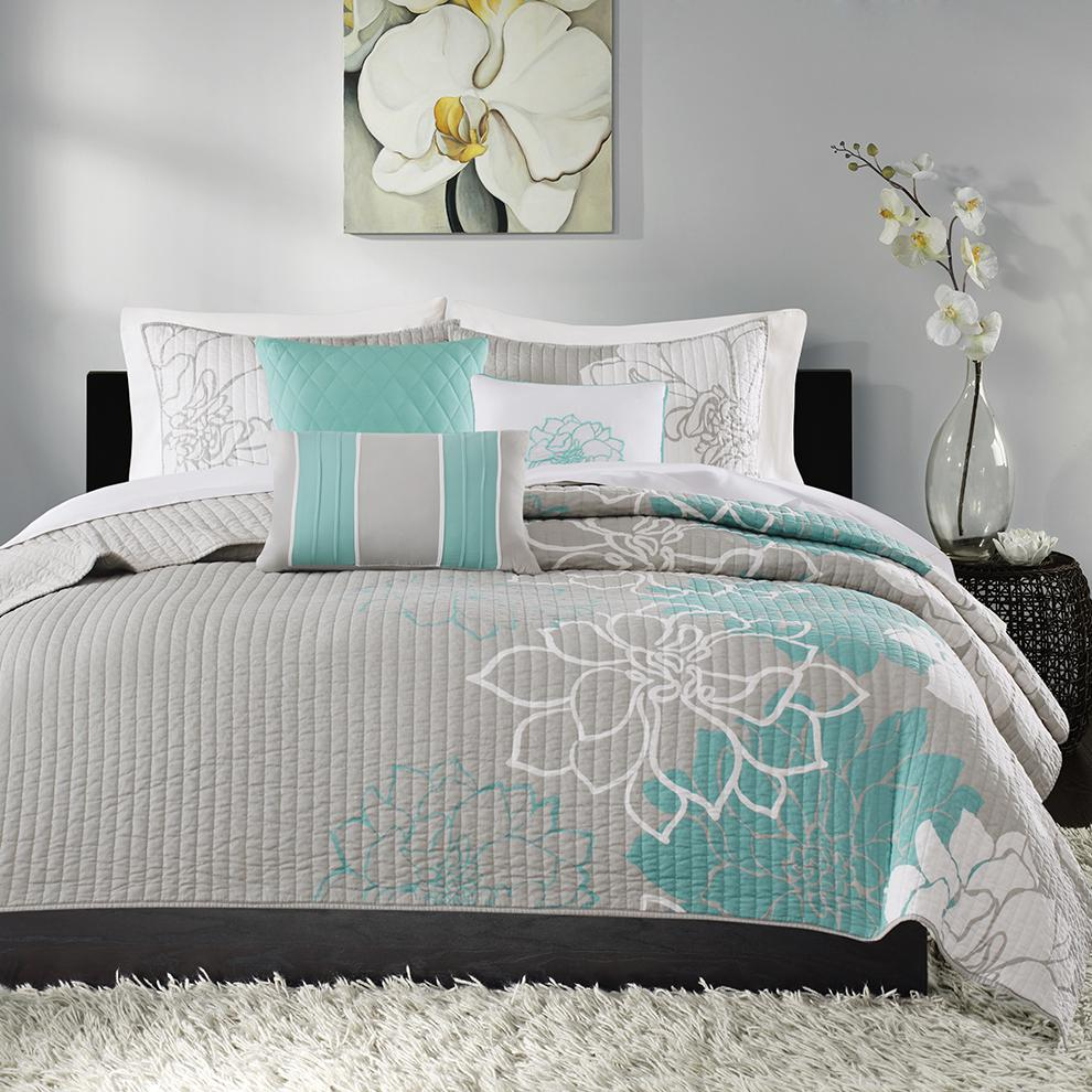 Start2Finish 6-piece printed cotton quilt set with matching throw pillows, featuring vibrant patterns and soft, comfortable fabric.