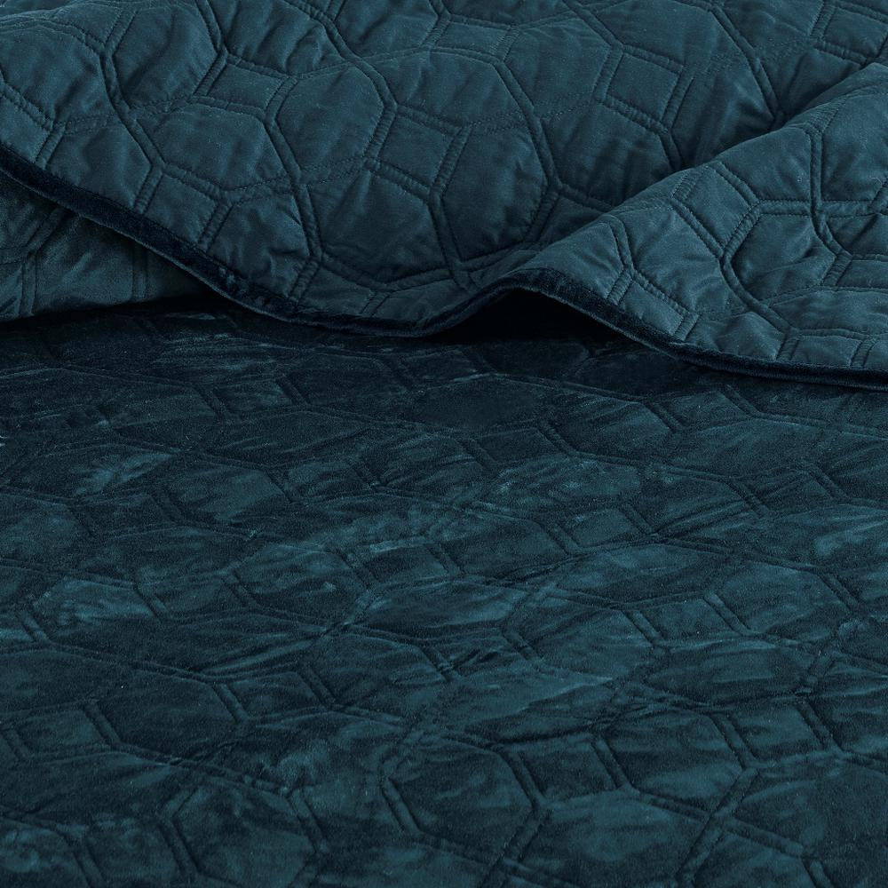 Start2Finish Harper 3-piece teal velvet quilt set featuring a plush bedspread and matching pillow shams on a cozy bed.