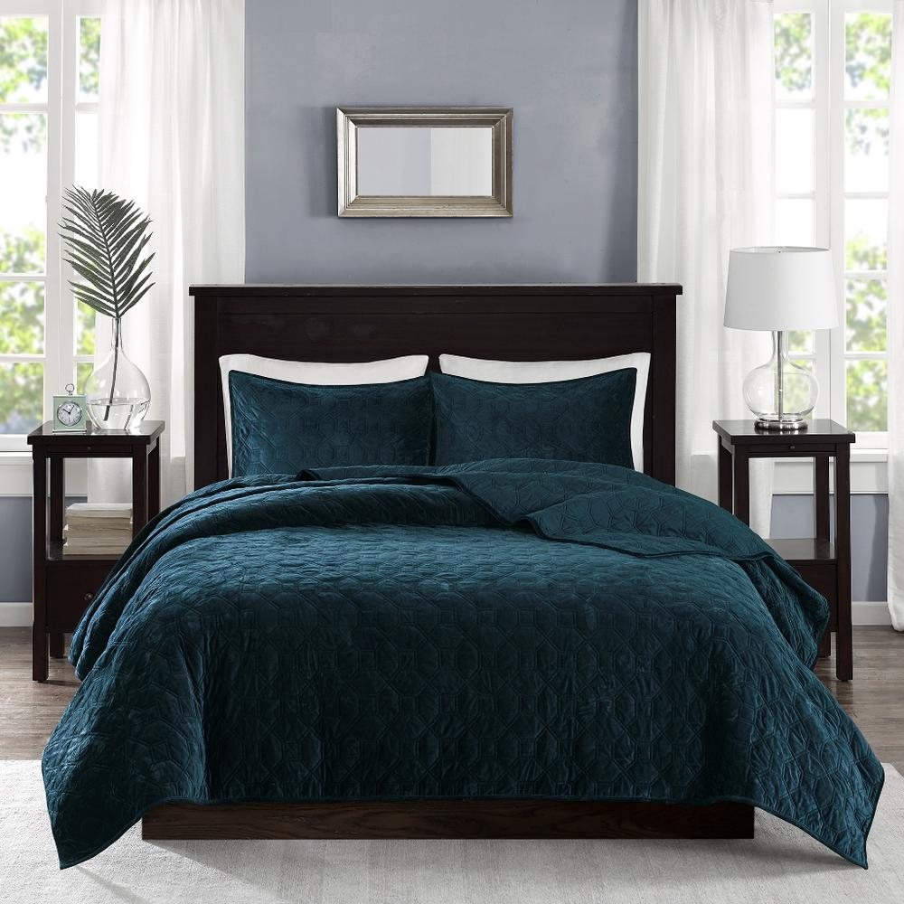 Start2Finish Harper 3-piece teal velvet quilt set with matching pillow shams, showcasing soft, luxurious fabric and elegant design.