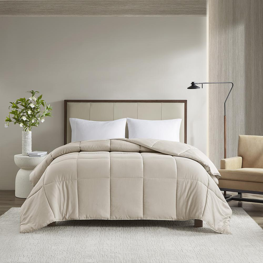 Start2Finish 300 thread count cotton shell luxury down alternative comforter with plush, breathable bedding for cozy sleep.