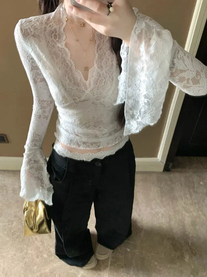 2026 Spring Sexy V-neck Lace Long Sleeved T-shirt Fashionable Women's Waist Cinching Slimming Fit Pullover Casual Club Outfit