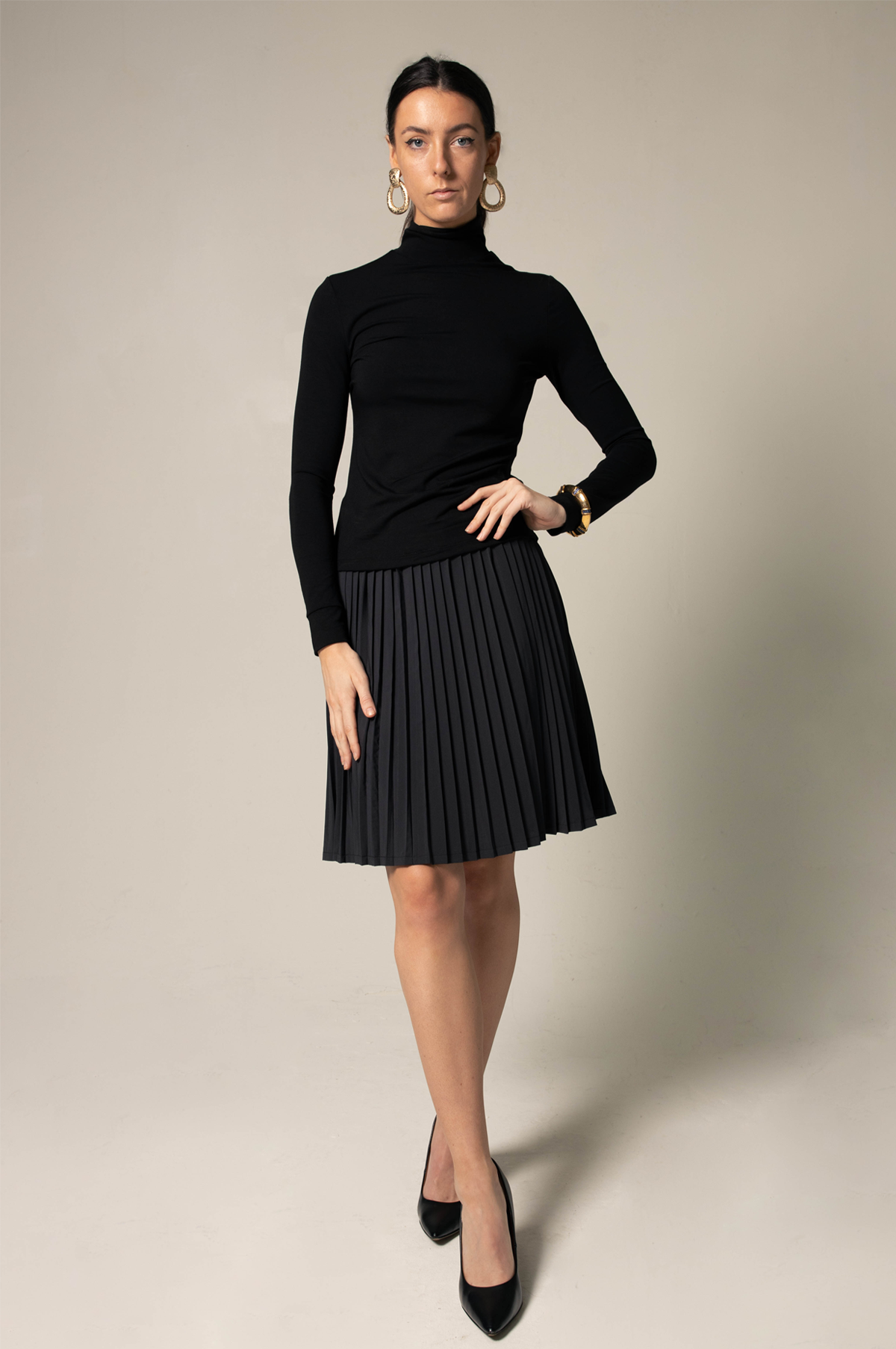 Luxe Black Pleated Skirt – Elegant Women’s Pleated Skirt