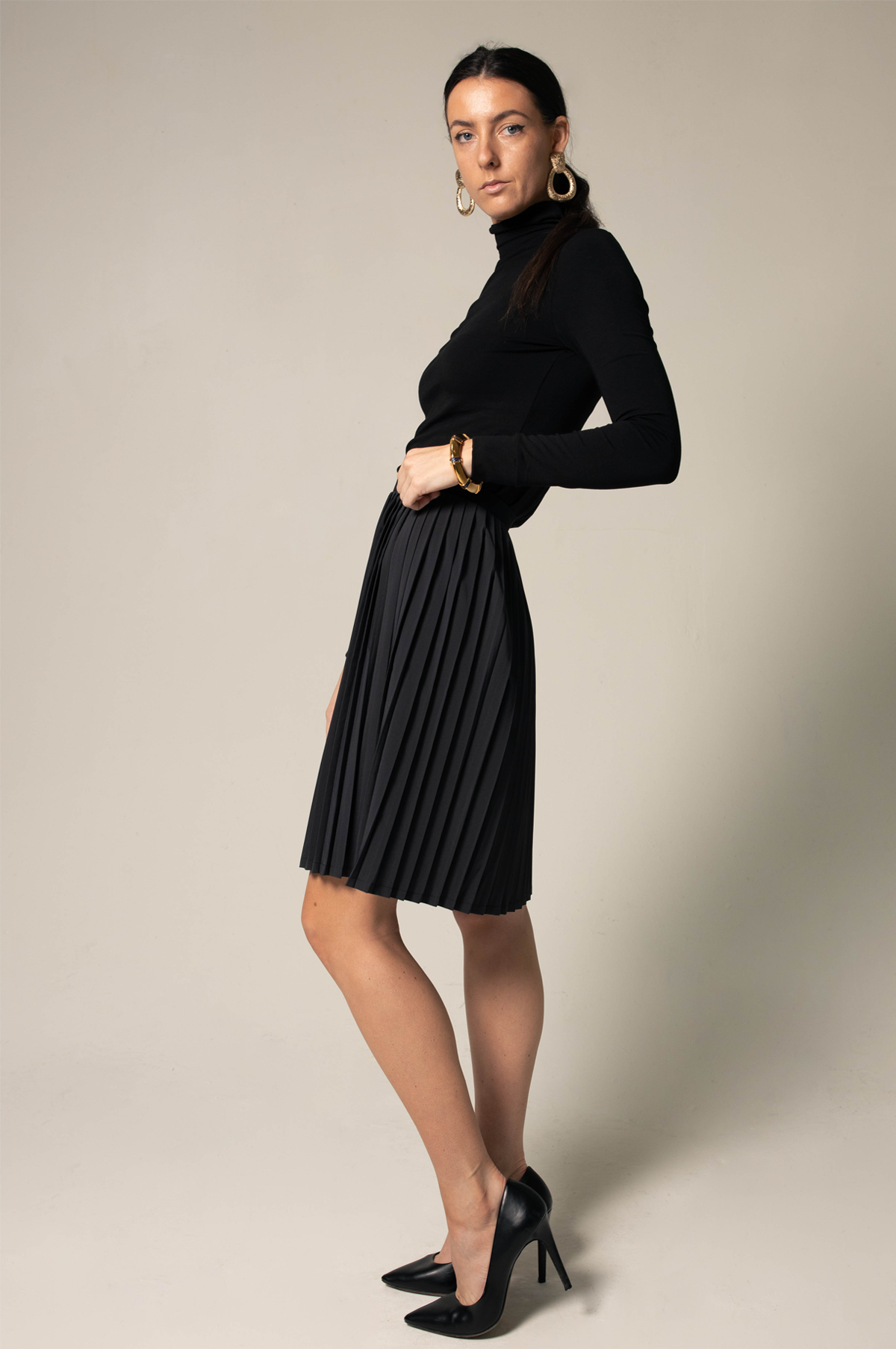 Luxe Black Pleated Skirt – Elegant Women’s Pleated Skirt