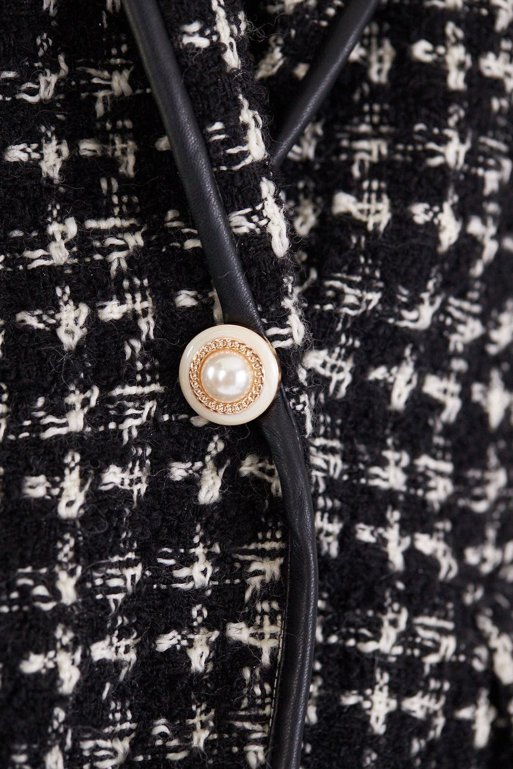 Black & White Tweed Checkers Blazer – Women’s Chic Tailored Jacket