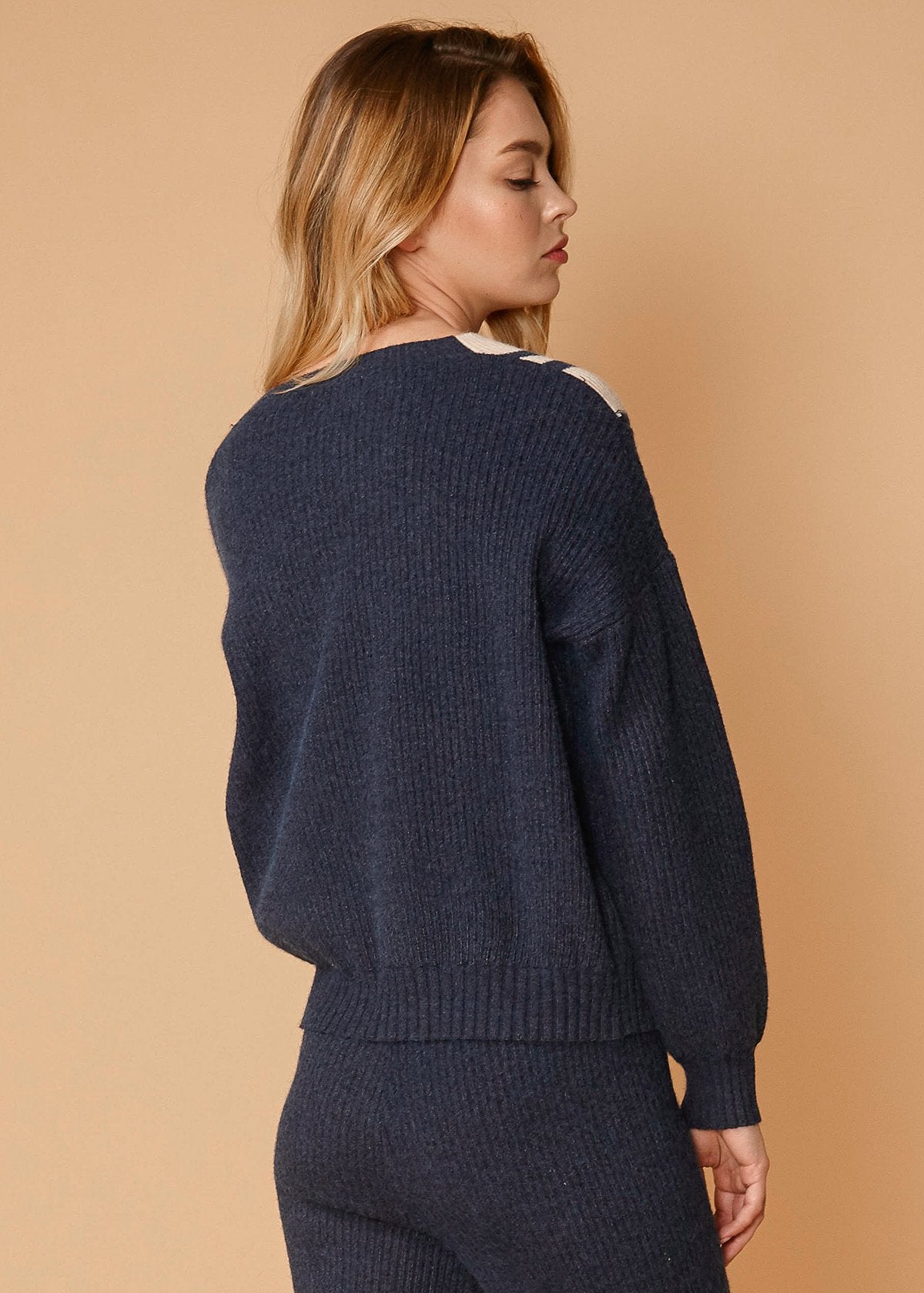 Elegant blouse and extras