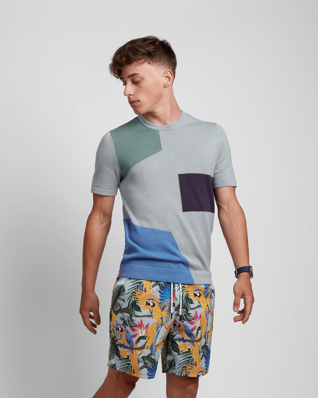 Crew Neck Multicolored Short Sleeve Knit-Tee With Art Deco Pattern