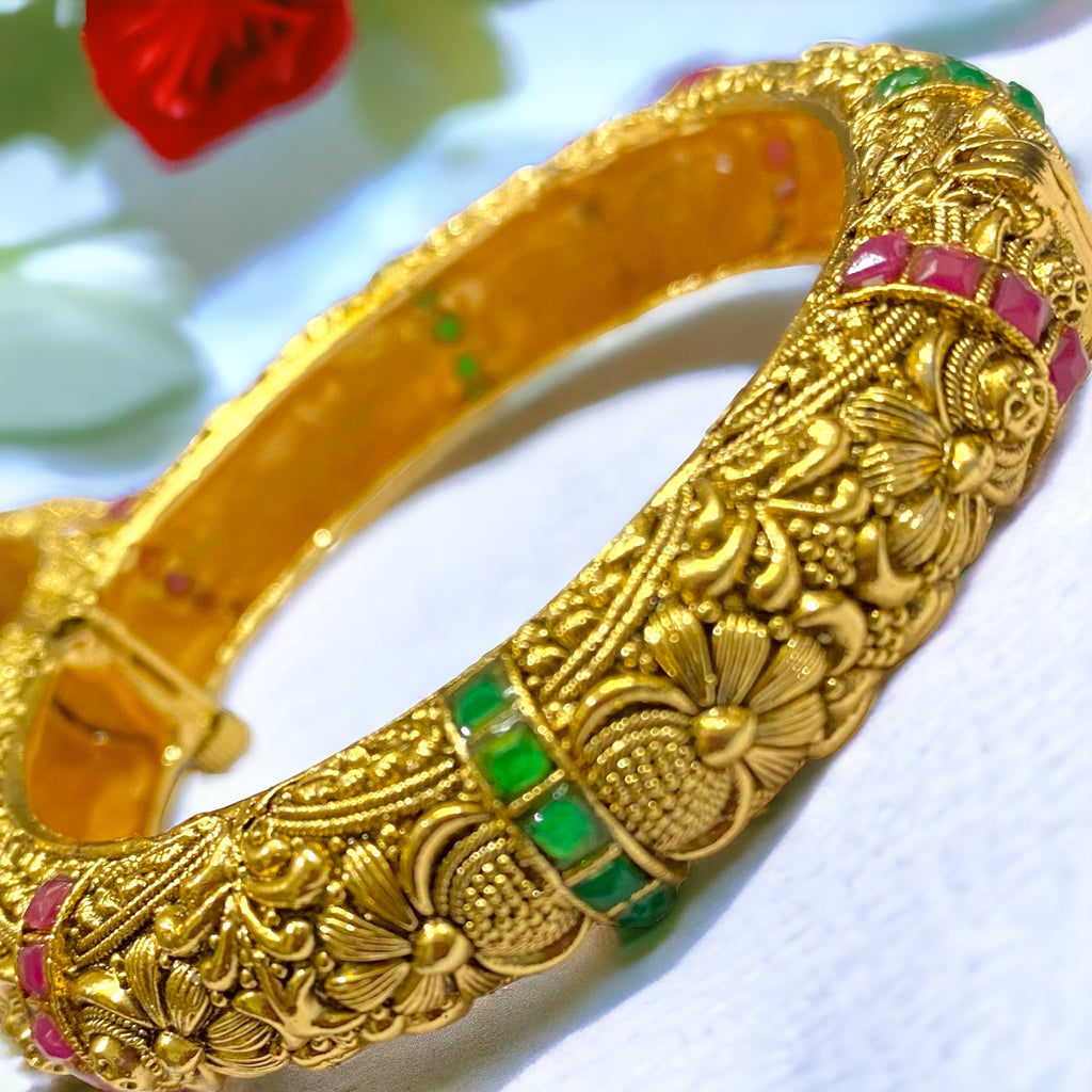 Elegant Gold-Plated Traditional Bangles