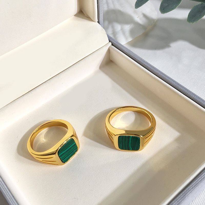European And American Retro Fashion Natural Green Peacock Stone Ring