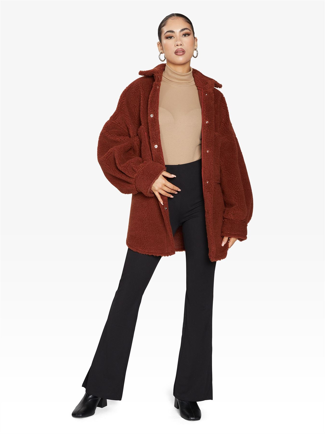 Oversized Rose Eleusis patch pocket Borg teddy shacket with cozy fleece and chunky design, perfect for stylish layered look.
